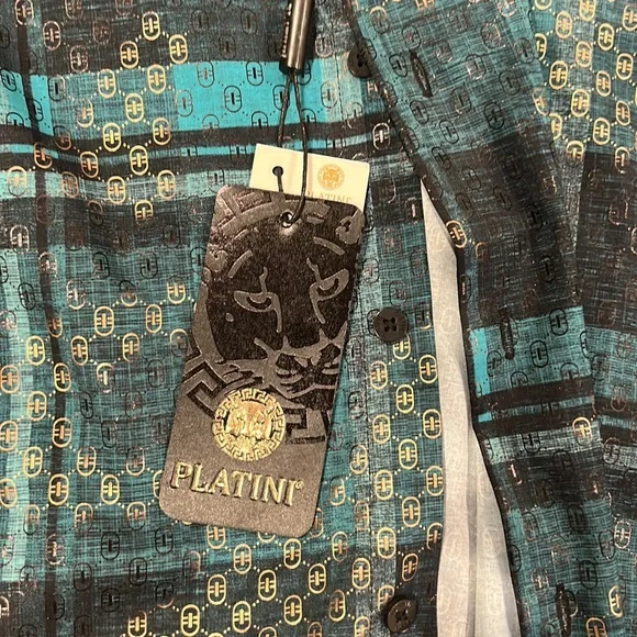 Button up - Picture 3 of 3